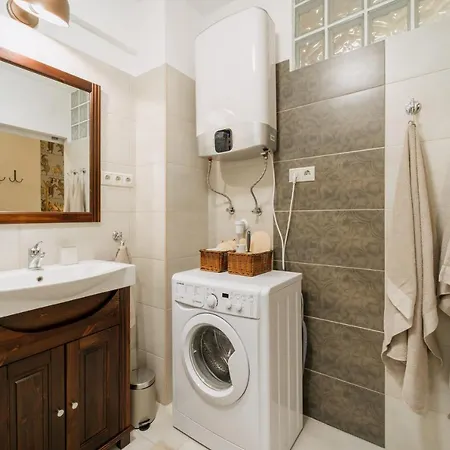 Elephant * بودابست